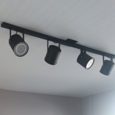 aplique-pared-tipo-riel-4-luces-ar111-moderno-living-comedor.png